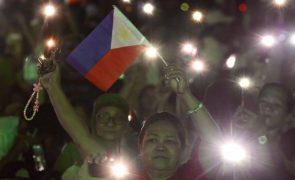 Filipinos escolhem lado em eleições disputadas pelas duas dinastias rivais no poder
