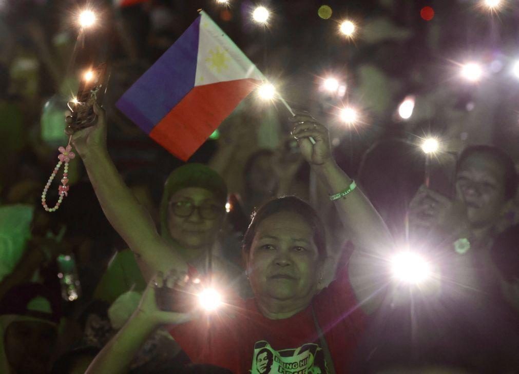Filipinos escolhem lado em eleições disputadas pelas duas dinastias rivais no poder