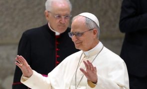 Papa Leão XIV pede libertação de jornalistas presos e defende liberdade de expressão