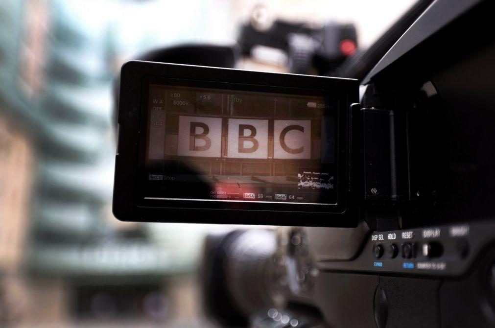 BBC propõe plano para combater desconfiança na informação e nas instituições