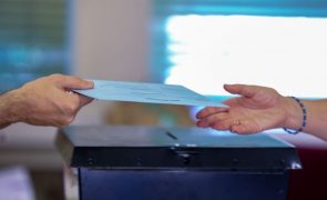 Portugueses no estrangeiro ainda aguardam pelo boletim para voto postal