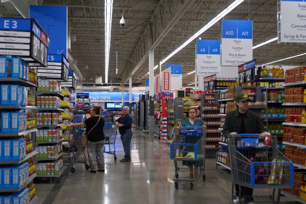 Lucros da Walmart caem 12,1% no trimestre acabado em abril para 4.005 ME