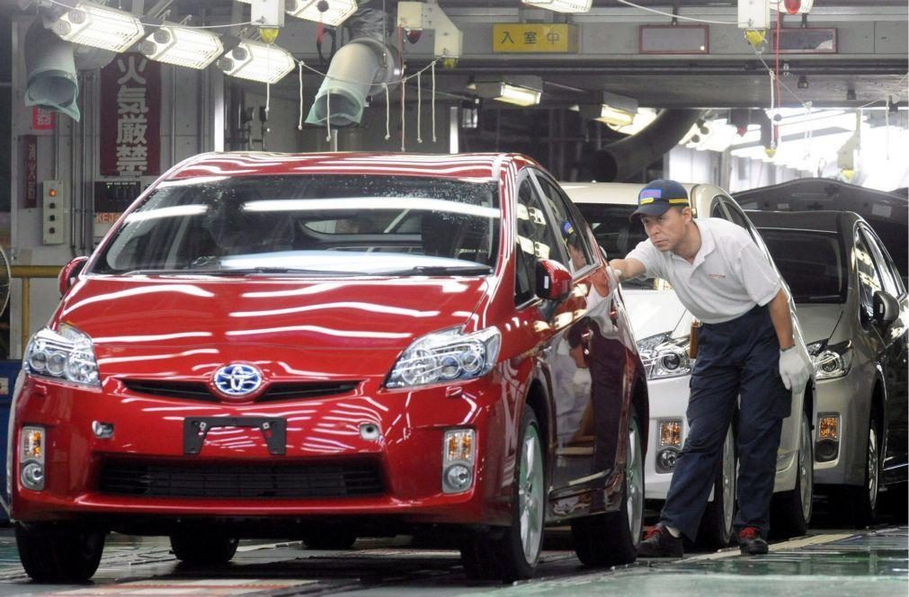 Economia do Japão encolhe pela primeira vez num ano e mostra vulnerabilidades