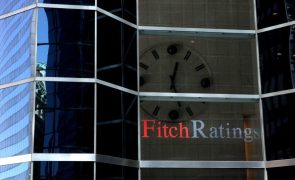 Fitch mantém rating de Angola em B- e vê crescimento a baixar para 2,8% este ano