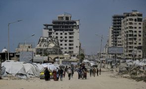 Líderes árabes procuram alcançar cessar-fogo em Gaza e prometem apoio à reconstrução
