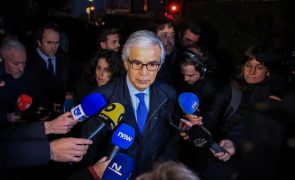 Aguiar-Branco diz que se vive momento crítico e apelou ao voto