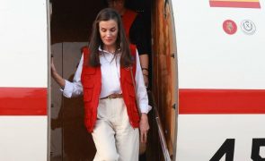 Rainha Letizia - Só 7 mulheres no mundo podem vestir branco ao encontrar o Papa