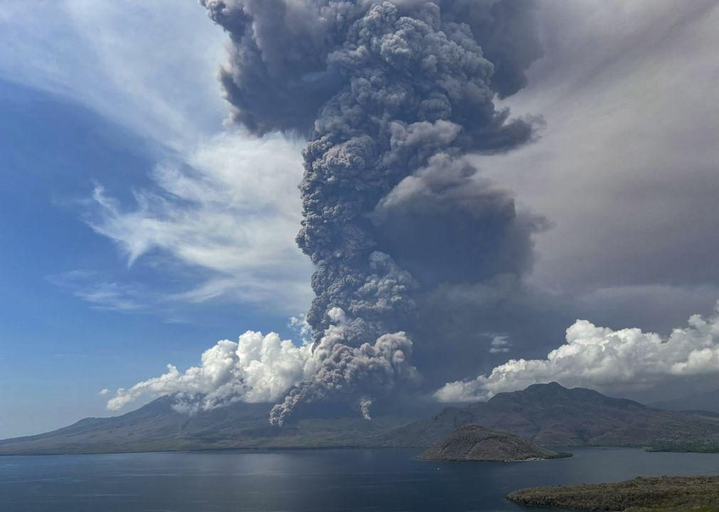 Indonésia emite alerta máximo para vulcão na ilha das Flores após nova erupção
