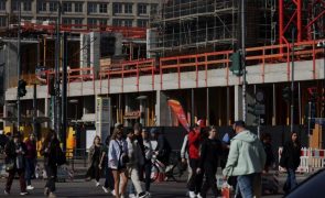 Bruxelas prevê que economia alemã estagne este ano e retome crescimento em 2026