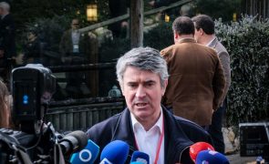 Carneiro disponível para servir PS pede reflexão profunda e novo ciclo