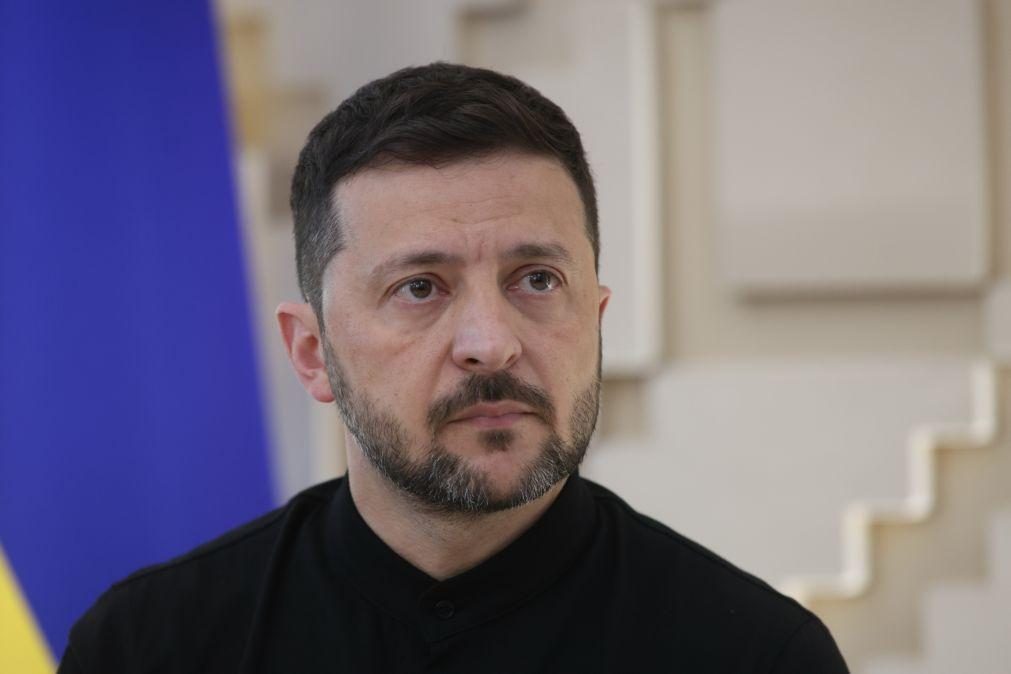 Zelensky rejeita exigência russa de retirada militar de zonas que Kiev controla