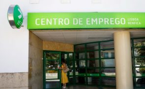 Número de casais com ambos desempregados recua 4,3% em abril para 4.832
