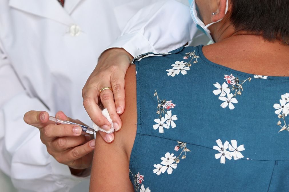 EUA vão restringir acesso a vacinas contra covid-19