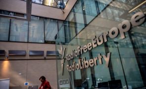 UE dá fundos de emergência para manter Rádio Europa Livre após cortes dos EUA
