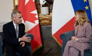 Primeiro-ministro canadiano avisa que país vive 
