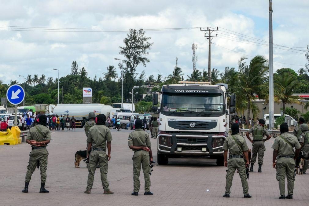 Assalto com 14 suspeitos acaba com troca de tiros com a polícia em Moçambique