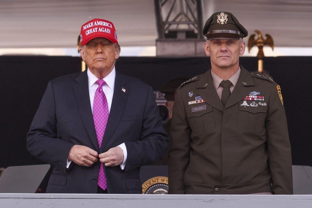 Trump autoelogia-se por