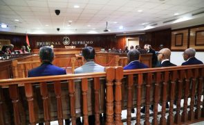 Supremo angolano adia audição dos arguidos do julgamento dos generais