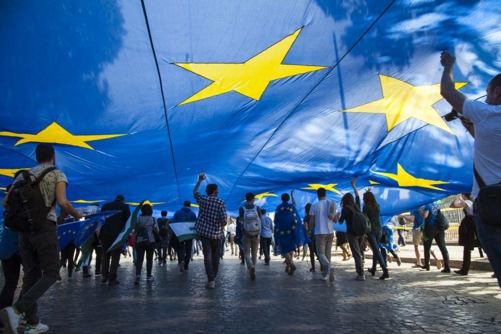 Discriminação na polícia, contra alunos ciganos e pessoas transgénero preocupa Conselho da Europa