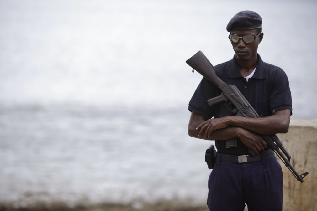 Polícia expulsa seis deputados da oposição do parlamento de São Tomé e Príncipe