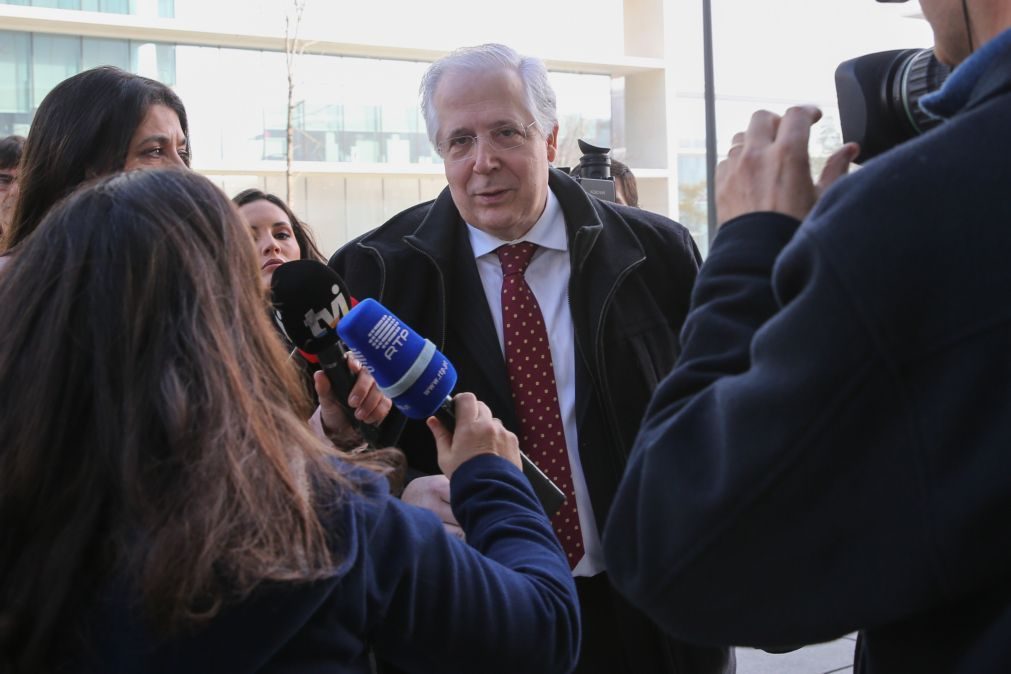 Presidente do BPA é que devia estar no lugar de Manuel Vicente