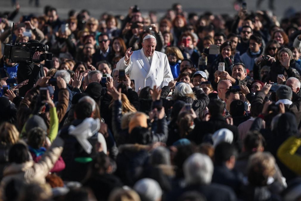 Papa diz que «fake news» revelam intolerância e aumentam arrogância e ódio