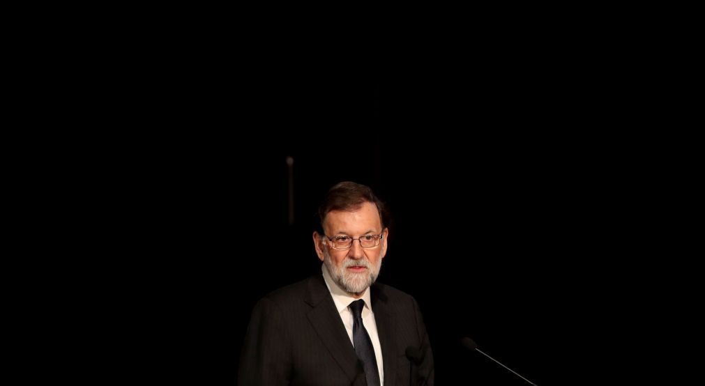 Rajoy insta parlamento catalão a cumprir a lei e impedir investidura de Puigdemont