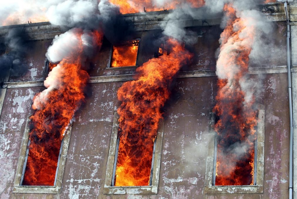 Incêndio no centro de Lisboa deixa cerca de 30 pessoas sem casa