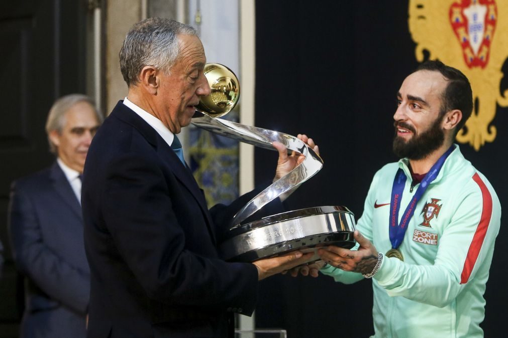 Marcelo condecora seleção de futsal na Gala Quinas de Ouro a 19 de março