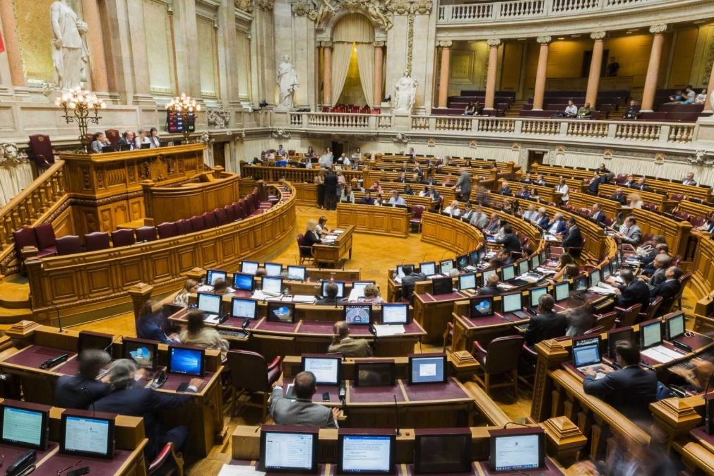 Parlamento aprova alterações a lei que permite engenheiros assinarem projetos