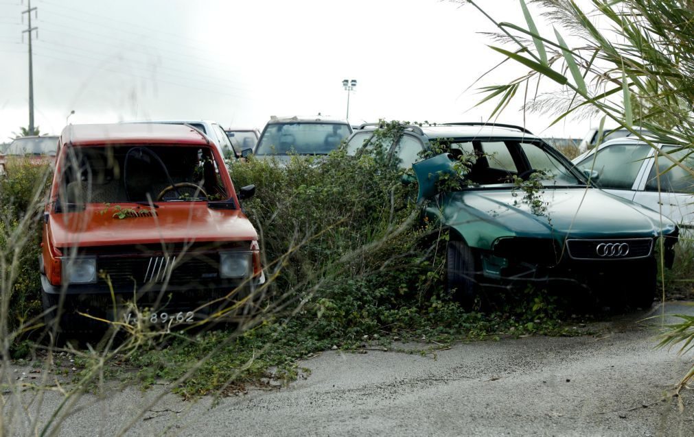 Não se sabe onde estão quase 50 mil carros em final de vida