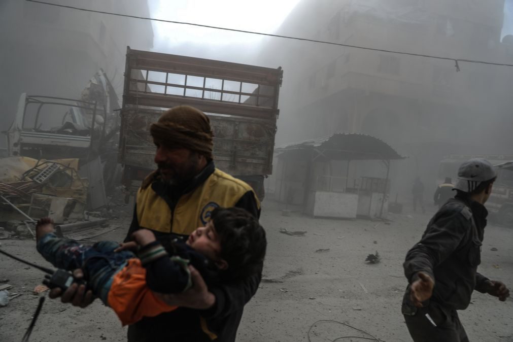 Pelo menos 59 civis sírios mortos pelos bombardeamentos contra Ghouta