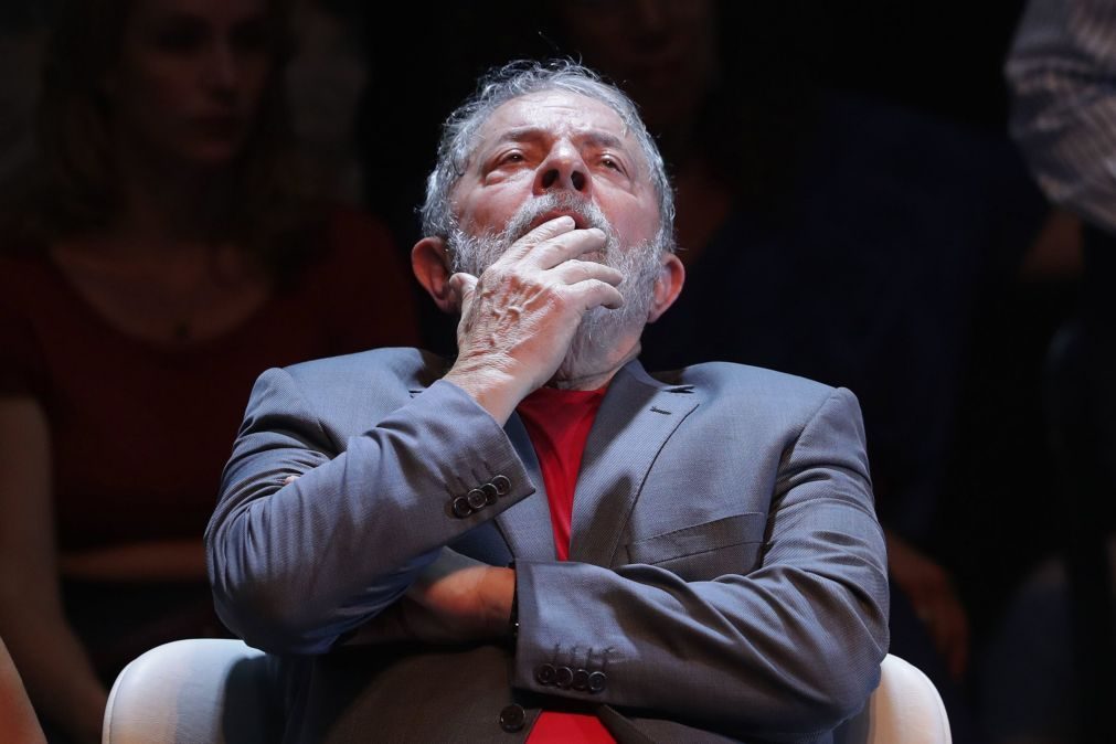 Juiz brasileiro manda prender ex-Presidente Lula da Silva