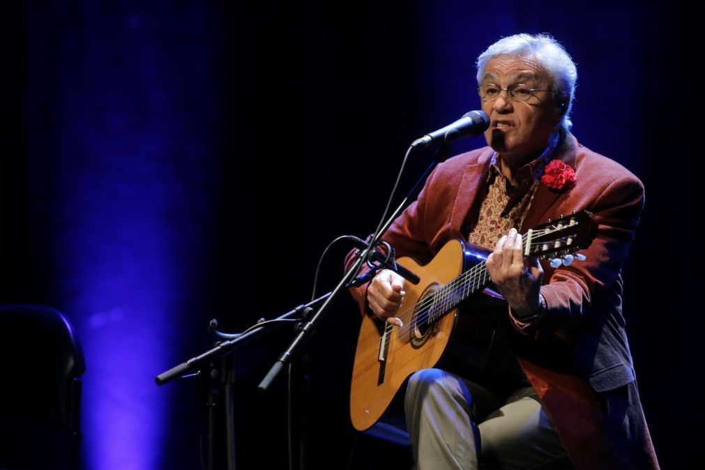 Caetano Veloso atua com Salvador Sobral na final do Festival Eurovisão da Canção