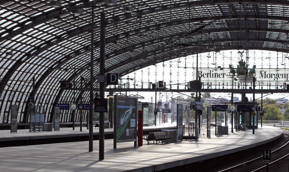 Gare central de Berlim evacuada devido a bomba da II Grande Guerra