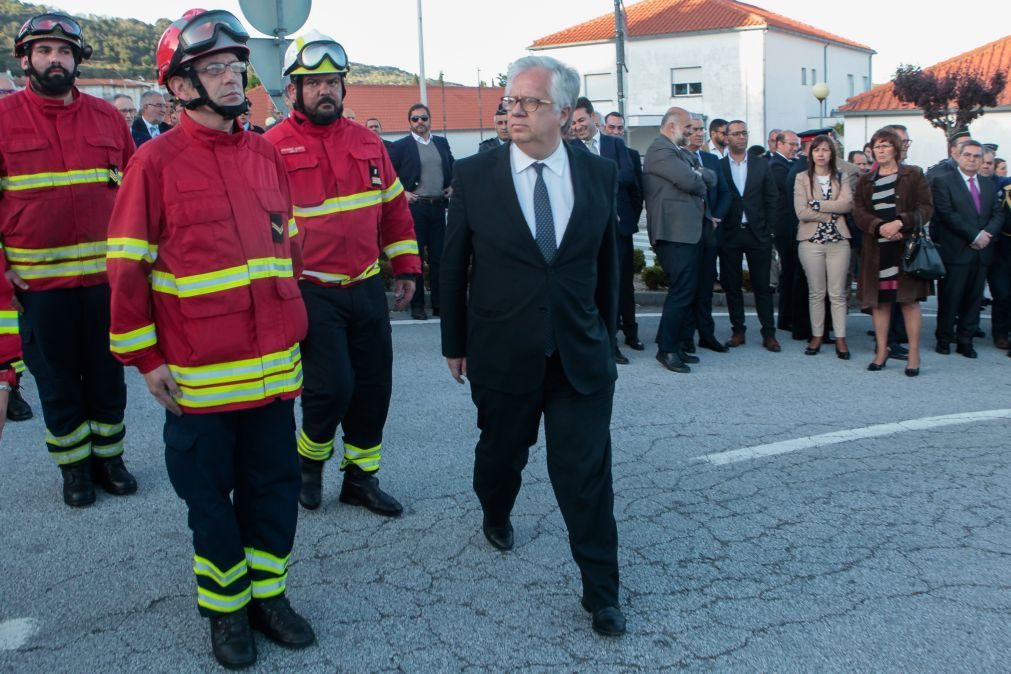 Ministro garante «melhor sistema de resposta» em meios aéreos aos incêndios