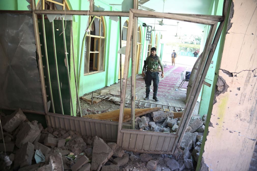 Última Hora: Pelo menos 30 mortos em atentado a centro de registo eleitoral no Afeganistão