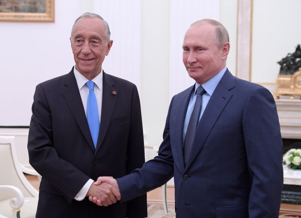 Putin encontra-se com Marcelo Rebelo de Sousa e elogia Portugal