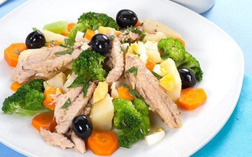 Prático, barato e fresco: Saiba como fazer a melhor salada de cavala