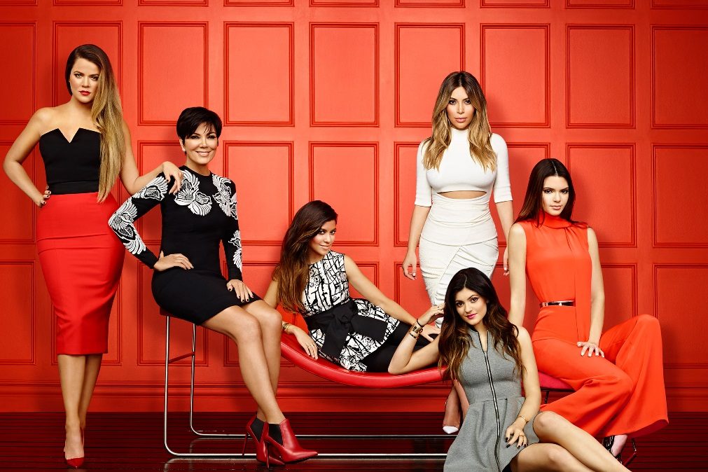 O clã Kardashian volta à televisão em Março e Kim vai falar sobre o assalto