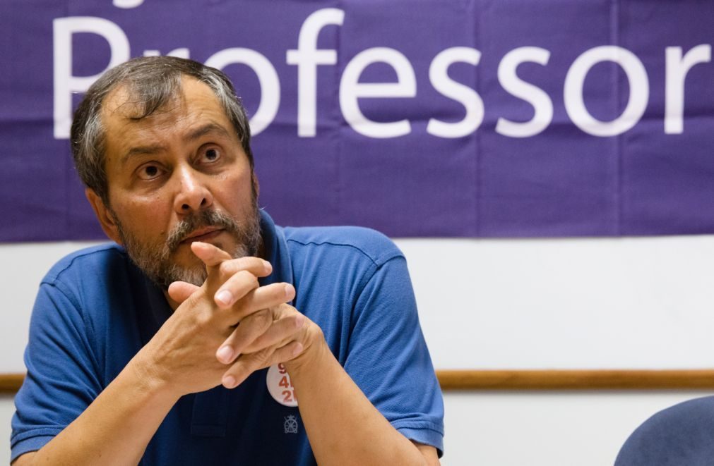 Professores remarcam greve e estendem-na até ao final do ano letivo