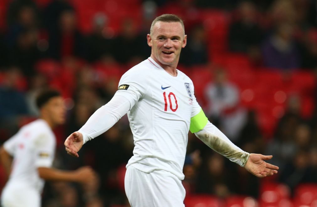 Ex-prostituta revela caso com Wayne Rooney e promete assustar outros jogadores