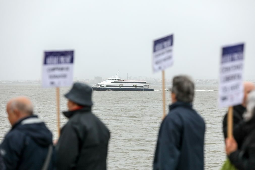 Barcos da Transtejo e Soflusa param esta tarde