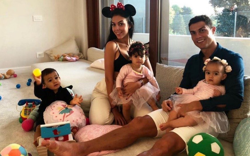 Cristiano Ronaldo | «Há casamento em 2019» e mais um bebé na família do craque