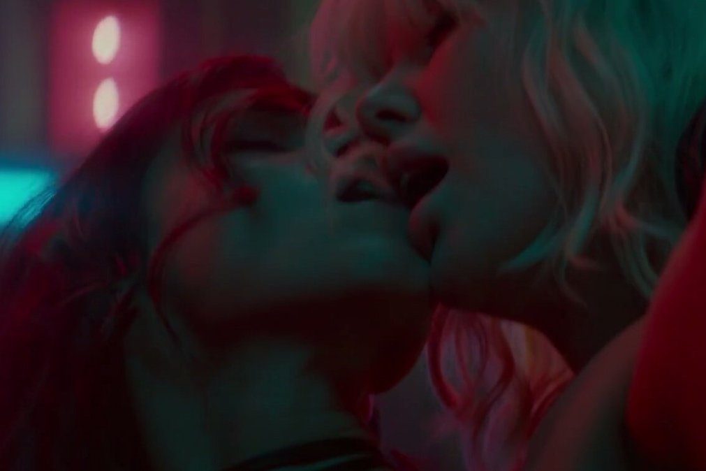 Vídeo de Charlize Theron em cenas de sexo com mulher já chegou à Internet
