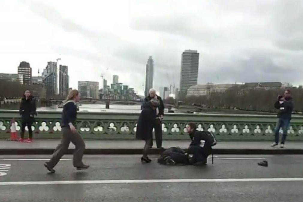 Londres: Vários feridos e pelo menos um morto em atropelamento na ponte de Wesminster