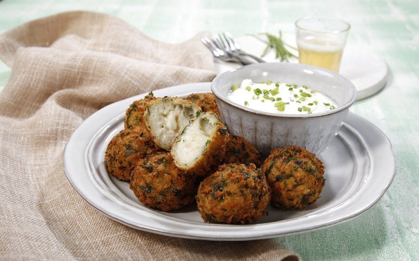 Bolinhas de mozarela panadas Snack vegetariano