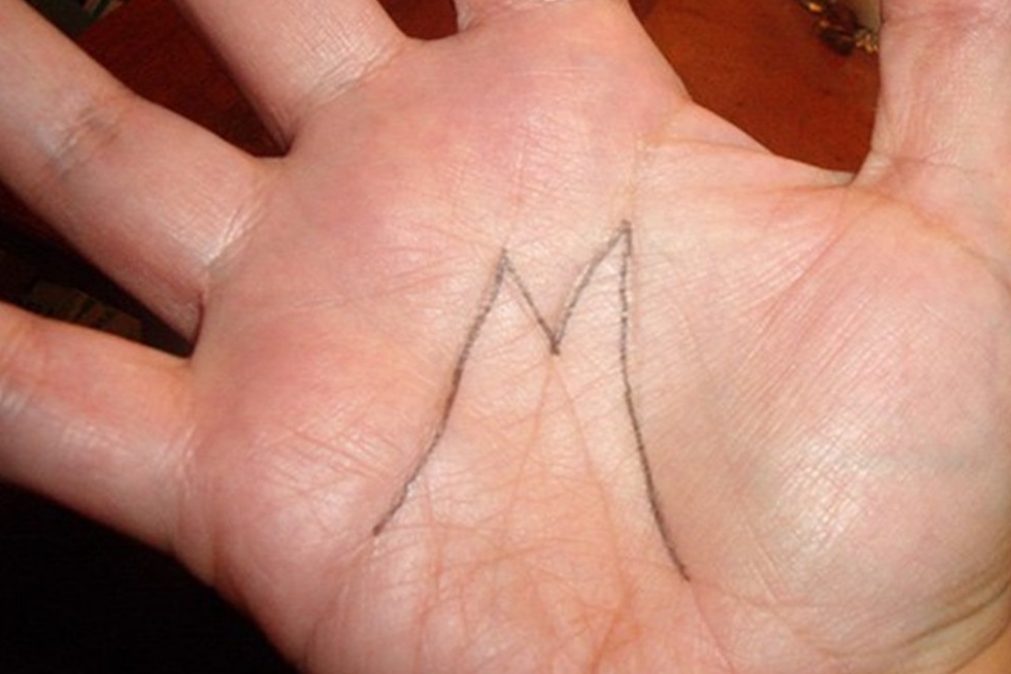 O que significa se as linhas da mão formarem a letra M? [vídeo]