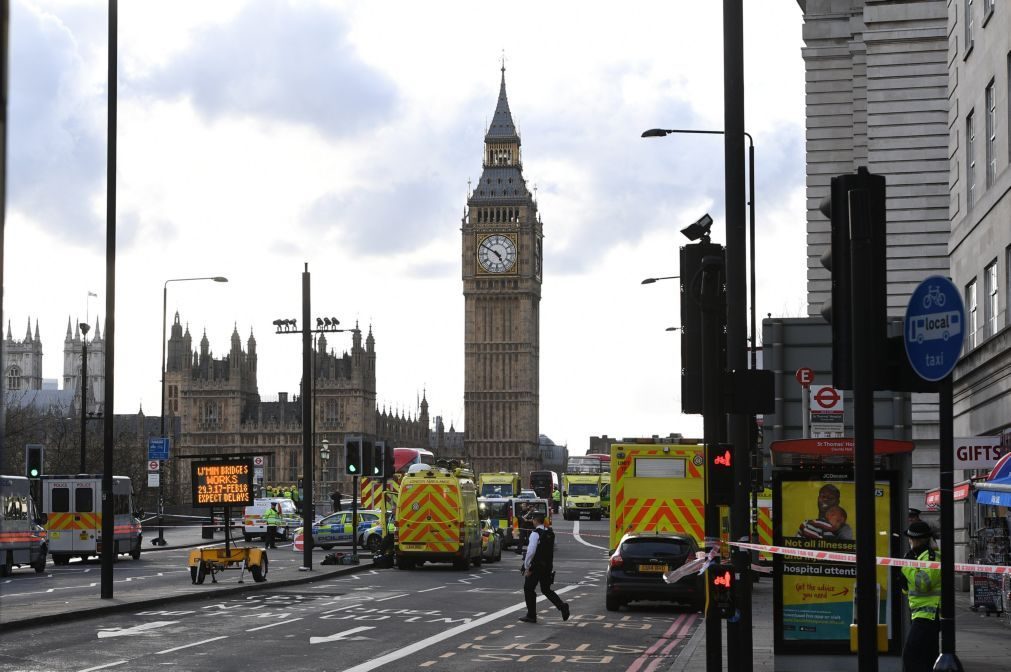 Atentado em Londres: Polícia diz não ter encontrado ligações entre autor e grupos 'jihadistas'