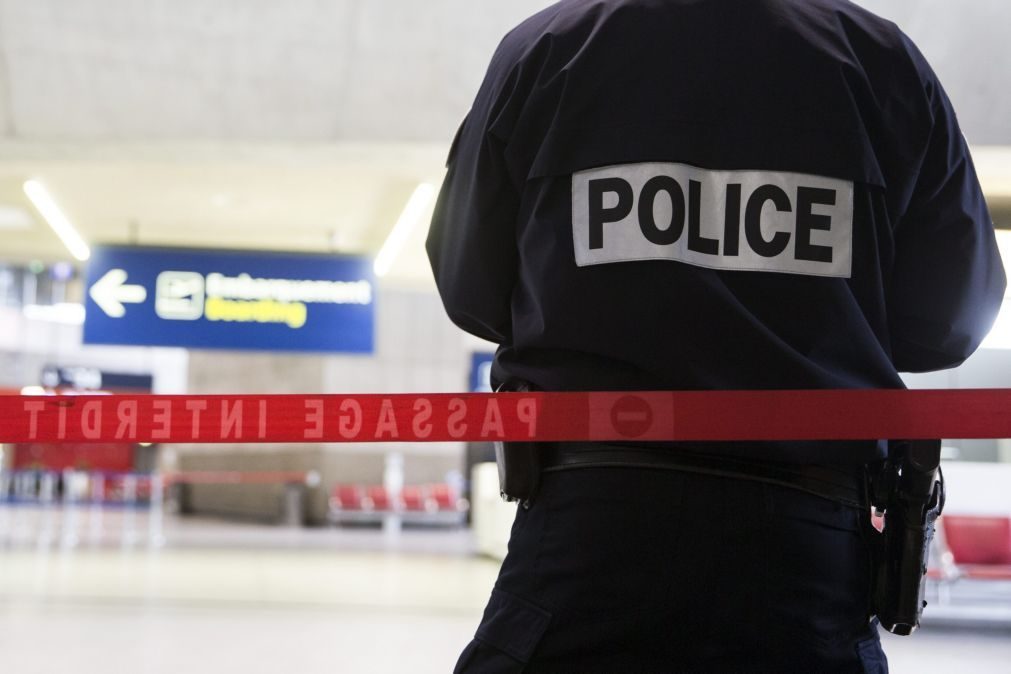 Aumento de suicídios na polícia francesa preocupa sindicatos e governo